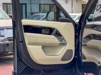 صورة 10 لـ 2025 LAND Rover RANGE ROVER