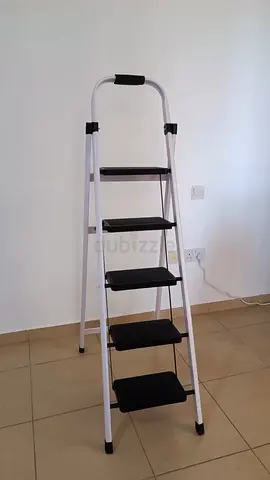 5-step Foldable Home Ladder - Lightweight and Sturdy