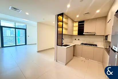 Vacant | Stunning park views in every room