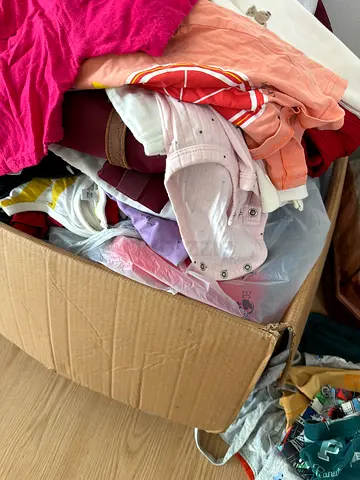 100 pairs of clothes- 0 to 1 year