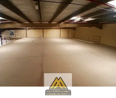 Warehouse for rent in Al Jurf Industrial 1 Ajman, 5,967 sq.ft, ground floor & mezzanine, suitable for commercial and industrial use, AED 300K.