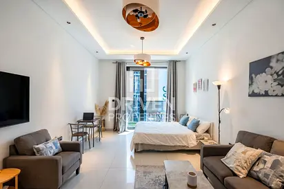 Fully Furnished | Close to Mall and Exit
