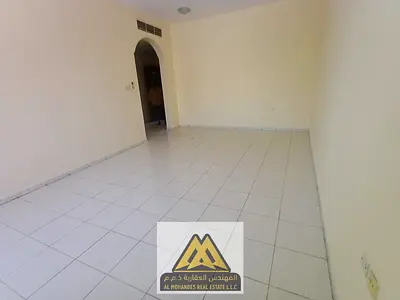 للإيجار شقة غرفتين وصالة بالراشدية عجمان، صالة منفصلة، مساحات واسعة، بجوار أبراج الفالكون، 35 ألف، 4 دفعات.
