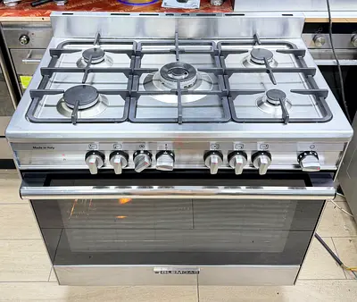 Glemgas new model stove top gas oven electric top 5 burner 90by60 cm size
Excellent condition perfe