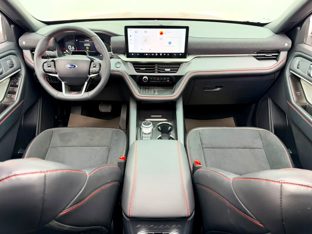 Ford Explorer 2025
