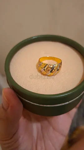 Womens Gold Two-Tone Textured Band Ring - Size Approx. 5,6