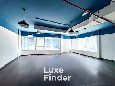 Prime Location | Vacant | 2 Parkings