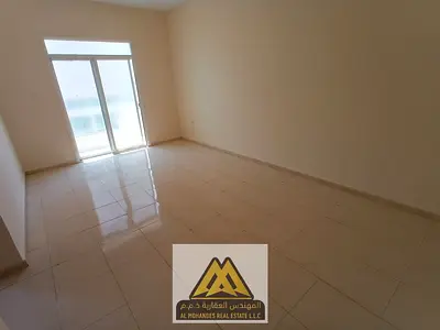 غرفه وصاله مساحه كبيره مع بلكونه باطلاله بمنطقة النعيميه2 شارع الملك فيصل بجوار جميع الخدمات