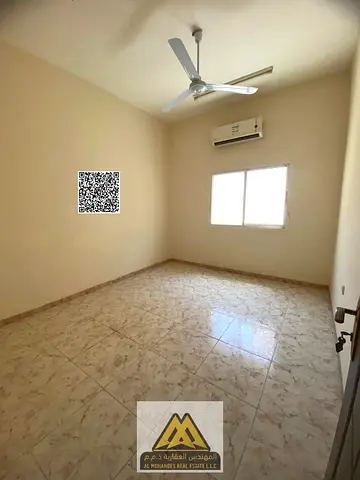 استوديو مناسب العزاب أو الشيرنج واسع للإيجار السنوي في الروضة 3