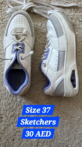 Pre-owned Skechers white sneakers - Size 37