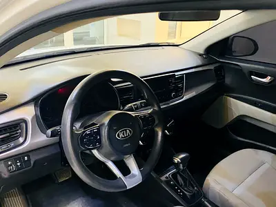 2018 KIA RIO 照片 9