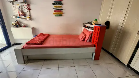 Single bed with matress , built-in storage and headboard shelf - white/red