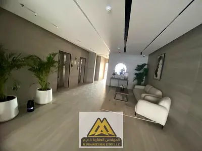 شقة فاخرة "أول ساكن" غرفتين وصالة مع غرفة غسيل ونظام دخول ذكي للإيجار السنوي – الجرف 3، عجمان