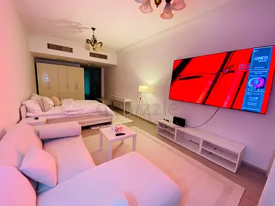 Luxuries furnished single room