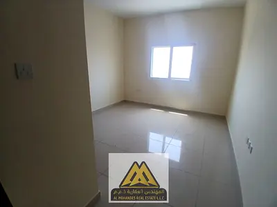 غرفة وصالة للإيجار بالنعيمية 1 عجمان، غرفة ماستر، 2 حمام، بلكونة، غاز مركزي، خزائن، 32999 درهم.