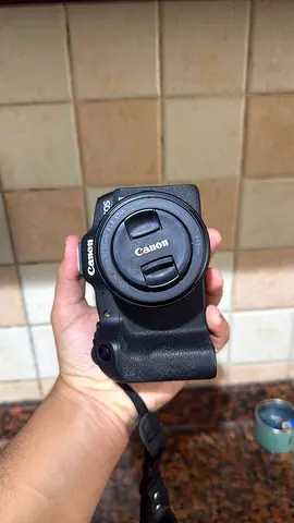 Canon EOS R8 + RF 24-105mm IS STM + RF 50mm f/1.8 STM Very Good Condition