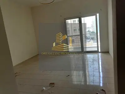 SUPERB DISTRESSED DEAL OF BIGGER SIZE 550 SQFT STUDIO/VERY GOOD FOR MORTAGE/CASH BUYER/VACANT/READY TO MOVE/ROAD SUDE VIEW/BALCONY/PRICE 550 K ONLY.