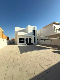 A well-maintained villa is available for annual rent in Al Rawda 2, Ajman. The property is in excell