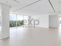 LUXURY | CORNER UNIT | VACANT