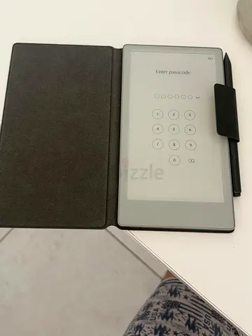Remarkable- e-Reader with stylus and protective cover — good working condition