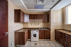 Don't Miss Out | Stylish Living | Bright & Spacious — 3