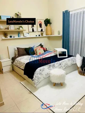 L■E■T■S■M■O■V■E■I■N Move-in ready, beautifully furnished apartments for stays of a month, or a year