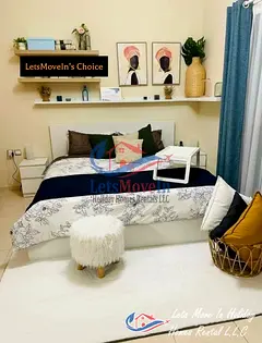 L■E■T■S■M■O■V■E■I■N Move-in ready, beautifully furnished apartments for stays of a