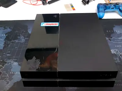 ​PS4 500GB + 2 Controllers + 4 Games