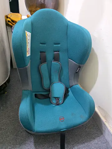 Comfortable Blue Infant Car Seat with Safety Harness