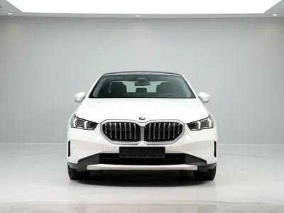 BMW 5 Series 520i, миниатюра 5