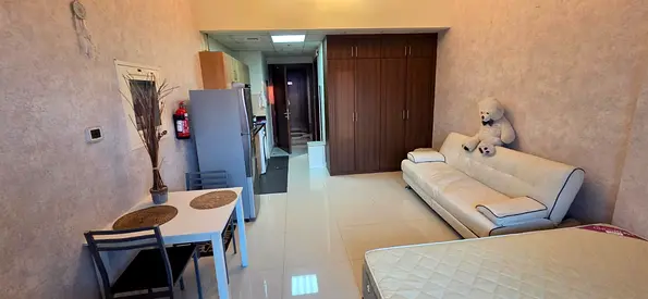 AMAZING CANAL VIEW - HIGHER FLOOR - LUXURIOUSLY FURNISHED STUDIO