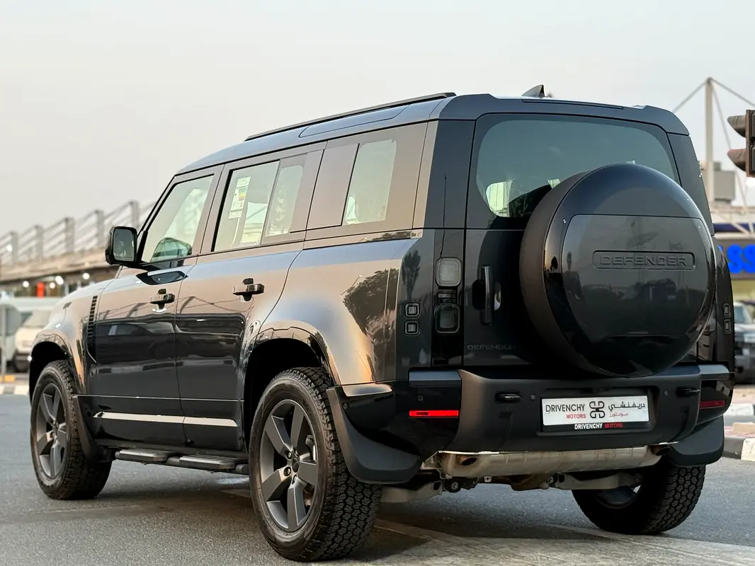 Land Rover Defender 2026