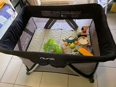 Nuna Aire Travel Cot ( Crib)  Like New   Excellent Condition