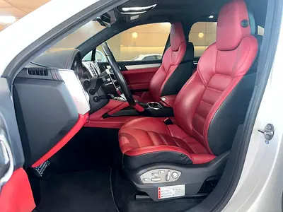 2016 Porsche CAYENNE — миниатюра 13