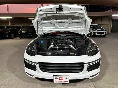 2016 Porsche CAYENNE — миниатюра 9