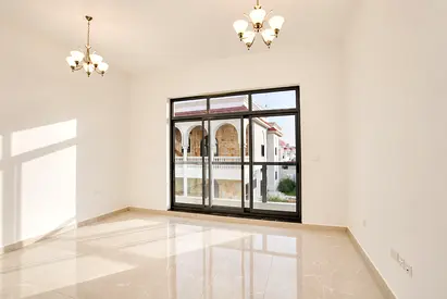Spacious 5 BHK Villa | Balcony | Abu Hail