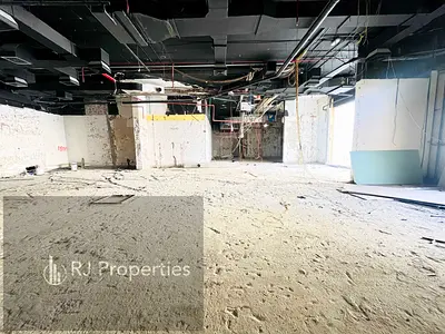 NO COMMISSION LUXURY AND VERY SPACIOUS SHOP WITH HIGH ELECTRICIT POWER VERY PRIME LOCATION BUSINES AREA JUST 350k