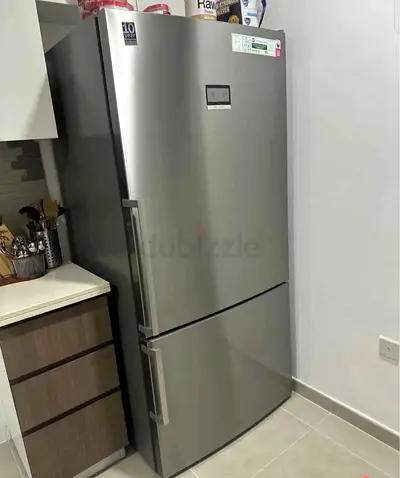 Bosch series 8 Botam fridge and freezer new Modal Good working almost new Latest model