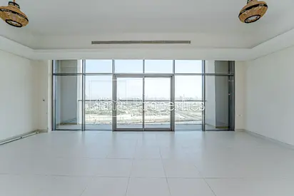 Spacious Apt with maid room | near Dubai mall