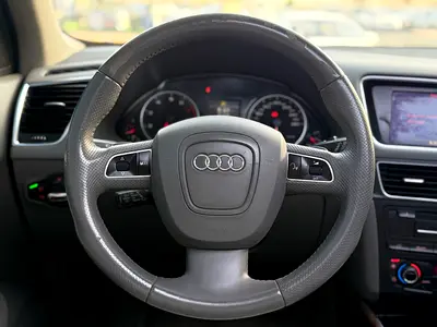 2011 AUDI Q5 photo 9