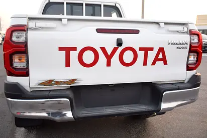 2026 Toyota HILUX 缩略图 8