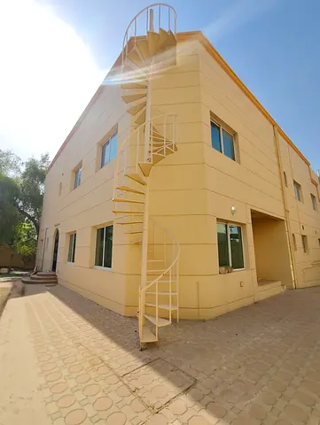 AFFORDABLE PRICE - 3 BEDROOMS MAIDS ROOM - HUGE BACKYARD