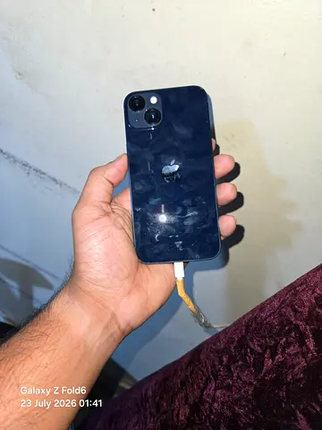 iphone 13-128 gb -100 battery with apple warrenty till march-2027. one physical sim and one esim .
d