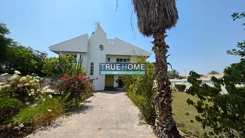 Distinguished Villa with an Adjacent Plot for Sale in a Prime Location – Al Tarfa, Sharjah
