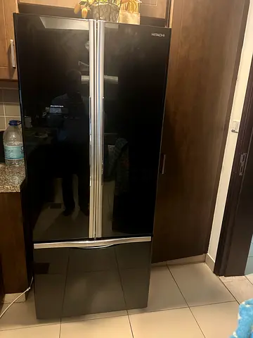 Hitachi side-by-side refrigerator - black glass finish, good condition