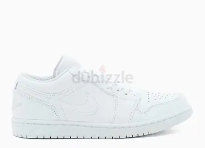 All-white Nike low-top sneakers - barely used, size 42