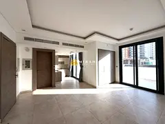 Spacious Studio - Two Huge Balconies - Road View