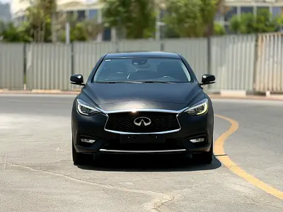 2017 Infiniti Q30 照片 2