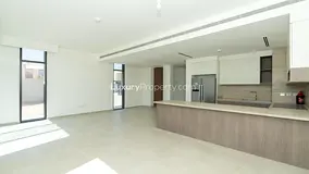 Spacious | Corner End Unit | In the Park — 3