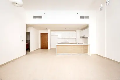 Mid Floor | Vacant | Open Plan Kitchen | Lake View